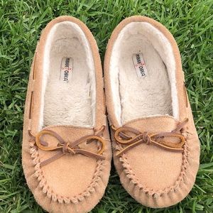 Minnetonka moccasins size 4